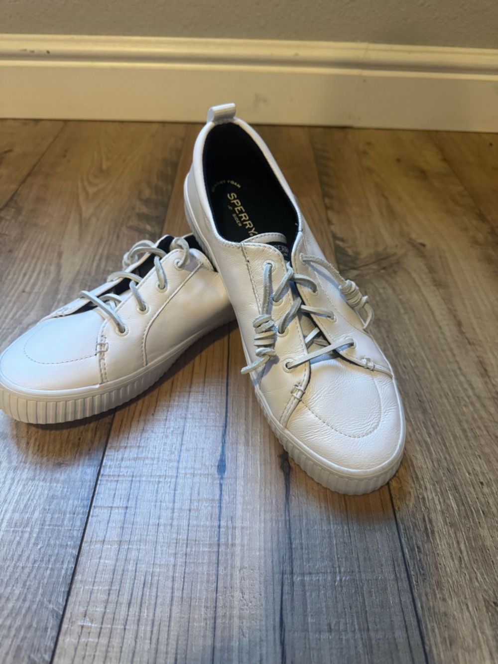 Sperry White Leather Low-Top Sneakers